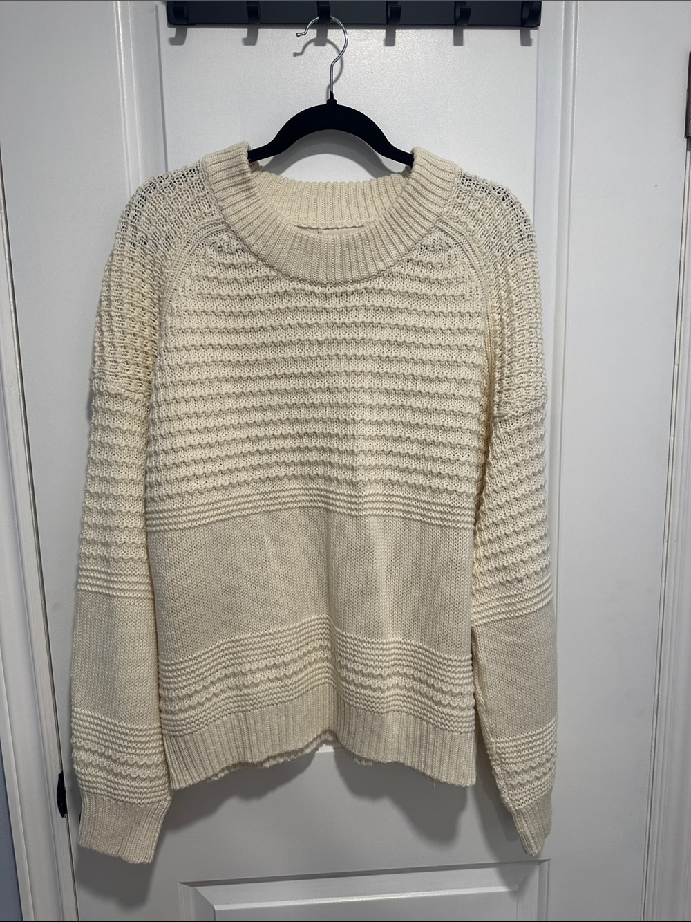 Universal Thread Cream Textured Crewneck Sweater